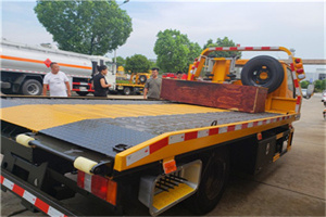 雨湖区附近拖车电话号码服务