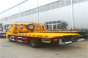 雨湖区附近拖车救援搭电